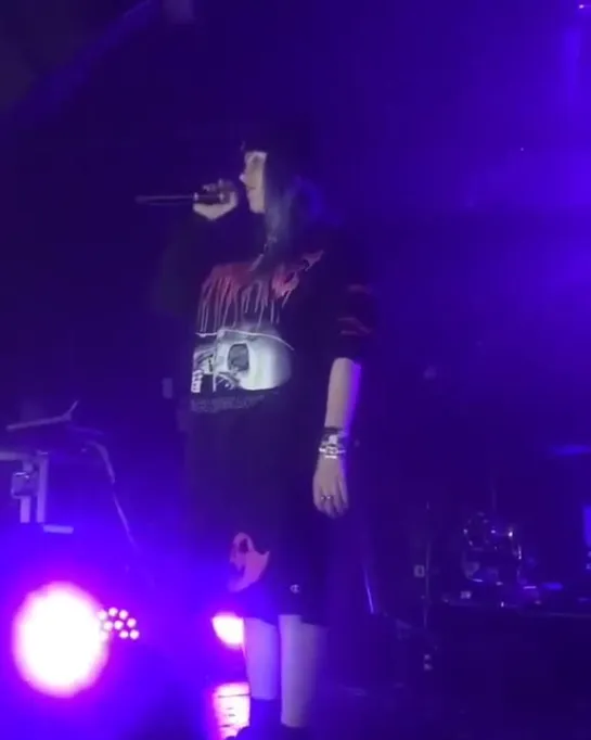 billie eilish live / sacramento