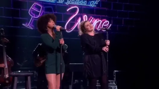 Kelly Clarkson and The Voice S15 contestant Lynnea Moorer cover Billie Eilish’s "idontwannabeyouanymore"