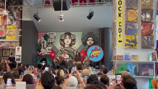 Billie Eilish – Live From 'Amoeba Music' in Los Angeles, CA (29.07.22)