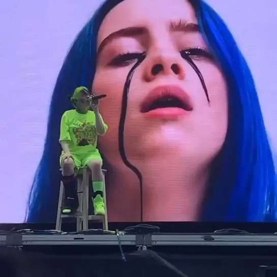 billie performing “when the party’s over” at aclfestival