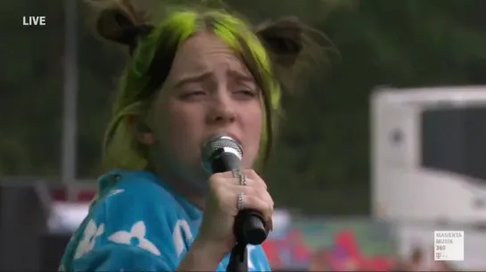 billie performing “wish you were gay” at lollapalooza berlin in germany