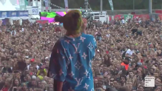 billie performing “bury a friend” at lollapalooza berlin in germany