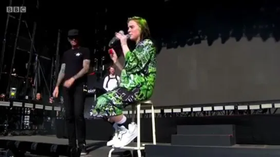 billie talking to the crowd at reading and leeds festival