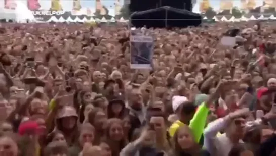 billie performing at pukkelpop in belgium