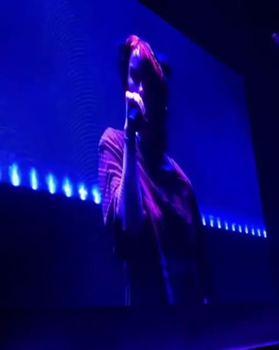 billie performing “bitches broken hearts” at MS dockville in germany