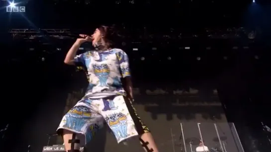 billie performing “you should see me in a crown” at glastonbury festival