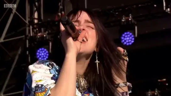 billie performing “xanny” at glastonbury festival