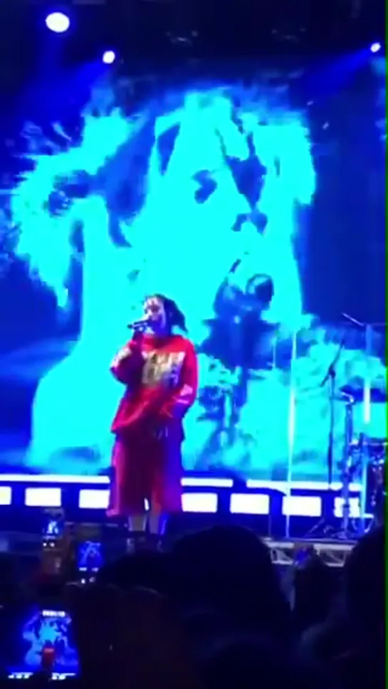 billie performing ocean eyes at groovin the moo today in bendigo, australia