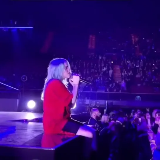 Billie performing at The Forum in Los Angeles 9.12.18