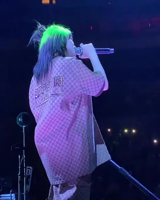 billie performing “xanny” in dallas