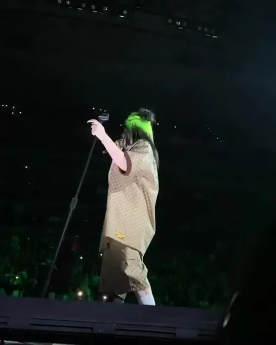 billie performing “wish you were gay” in dallas