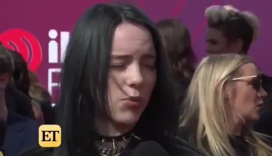 billie talking about Ariana Grande on the iHeartAwards2019 red carpet