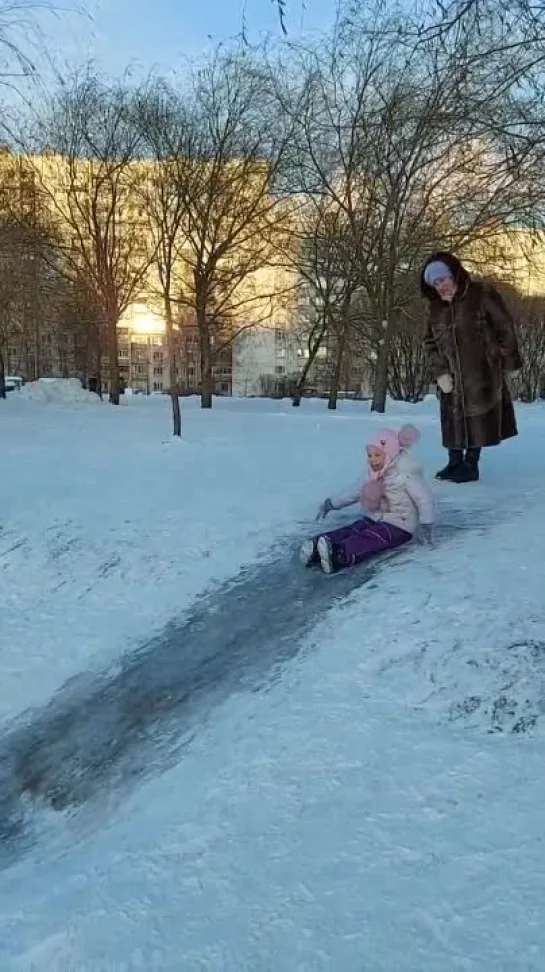 Видео от Анастасии Сакмаровой-Видмайер