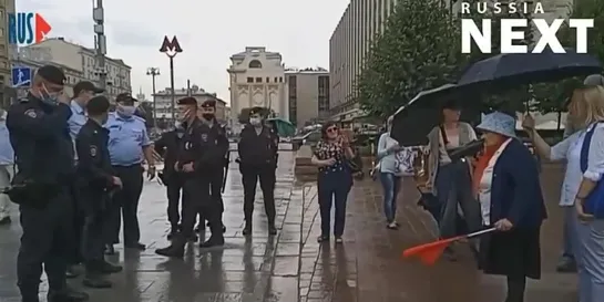 В Москве на Пушкинской площади за чтение стихов жестко скрутили пенсионерку