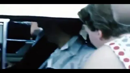 Rare Video: Elvis in his car signing autographs at the entrance to Graceland