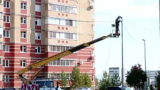 Из-за стройки в одном из дворов Альметьевска жители остались без освещения