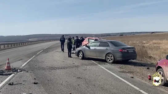 В Иркутской области выполнявший неудачный маневр по обгону «Ниссан» влетел прямиком в КАМАЗ