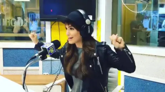 Lali en la radio 100 FM