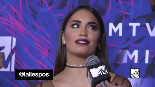 .@laliespos apareció en la Pink Carpet de los #MTVMiaw2017 e hizo MAGIA♥Enterate todo lo que contó en este #MTVNewsLa