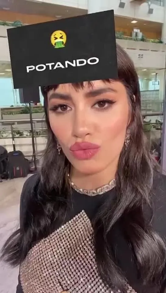 Lali en los Premios Platino