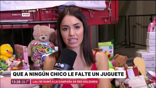 #AmorEsPresente Lali Espósito cantó para la gente que fue a donar juguetes a River