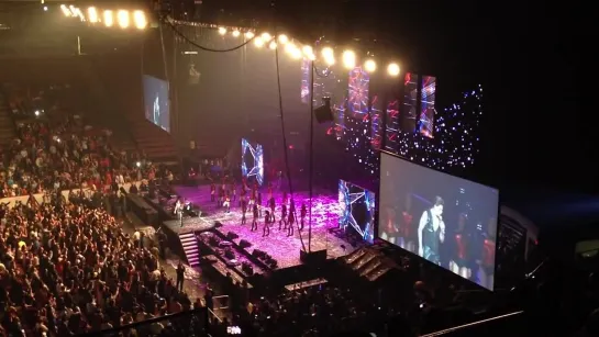 Shahrukh Khan (Grand Entry)  LIVE - Slam Tour 2014 - New Jersey USA