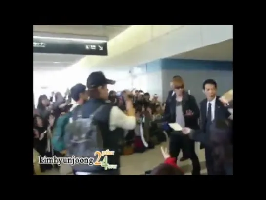 Kim Hyun Joong arrival to Sendai [12.11.11]