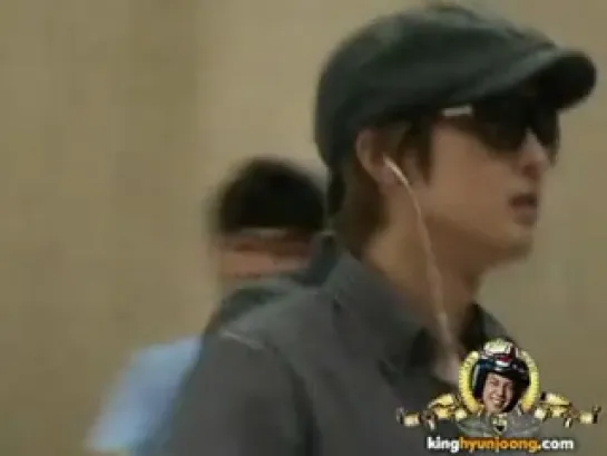 Kim Hyun Joong @ Gimpo Airport back from Japan [20.09.11]