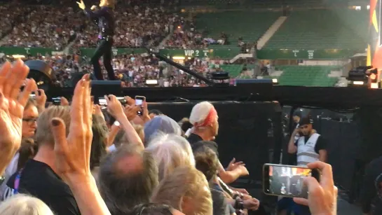 The Rolling Stones Vienna 2022 - Charlie Watts Tribute / Street Fighting Man