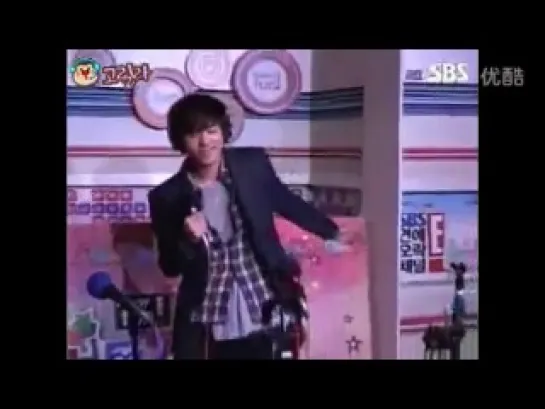 Kim Kyu Jong sings ‘Yesterday’ @ Cultwo Show [14.10.11]