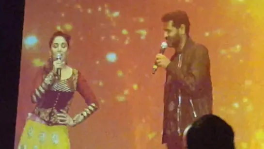 Akshay Kumar Madhuri San Francisco show live(3)