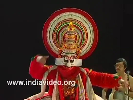 Kathakali Make up Chuvanna thadi Kerala