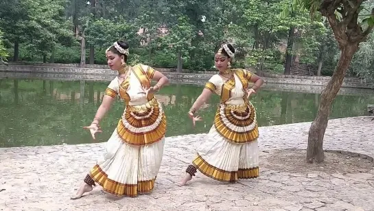 Onam Is Here - Mohiniyattam - Adira and Aishwarya Das