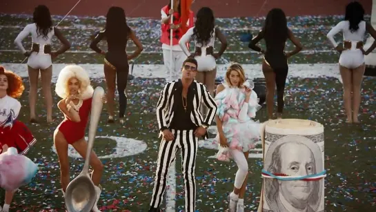 ROBIN THICKE FT KENDRICK LAMAR & 2 CHAINZ - GIVE IT 2 U