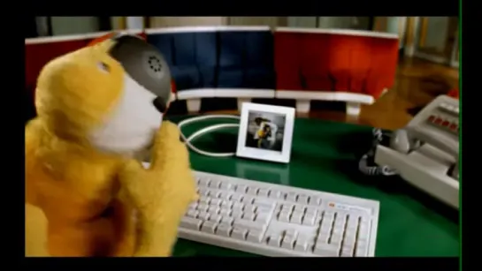 Mr Oizo Flat beat official video directed by Quentin Dupieux with Flat Eric