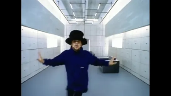 Jamiroquai - Virtual Insanity (Official Video)