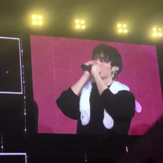 he cant hold his tears and its really heartbreaking fighting minhyuk fighting astro we love you