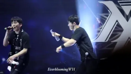 kiho throwing water at each other