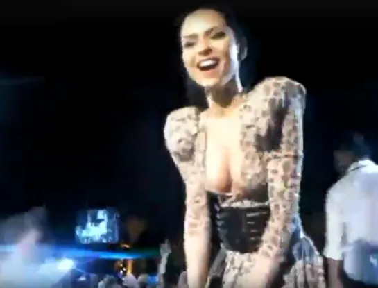 INNA | Nasimi Beach (Дубаи, ОАЭ 27.01.2011)