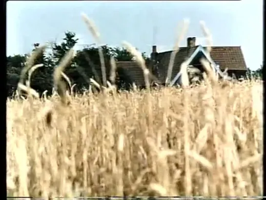 House on Straw Hill (1976)