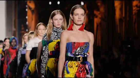 Главные супермодели мира на показе Versace осень-зима 2018