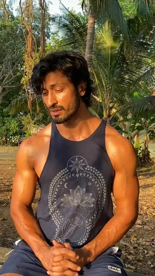 › Healing with Vidyut Jammwal (1)