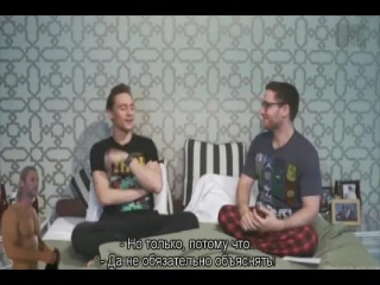 Josh Horowitz and Tom Hiddleston's Slumber party RUS SUBS