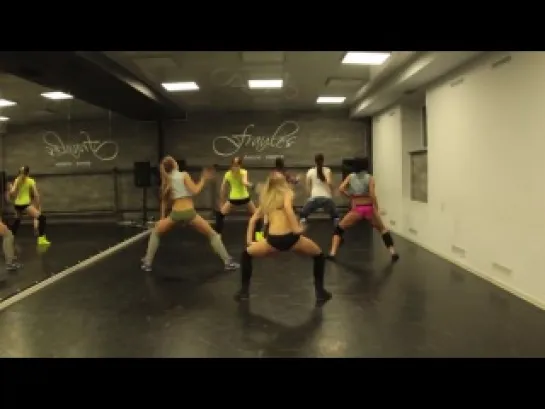 BOOTY Dance TWERK choreo by DHQ Fraules on FM$- New boyz Супер классный танец тряска попкой