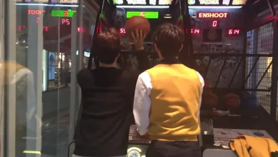 [VIDEO] 150601 SR15B Ten & Jaehyun - play basketball