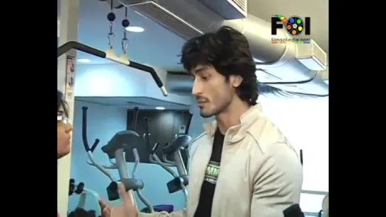 Vidyut Jamwal Teaches Self-Defense Techniques