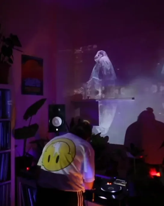 Luz | Boiler Room: Streaming From Isolation with Room 4 Resistance