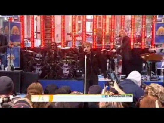 Bon Jovi - You Give Love A Bad Name (Live at Today Show, New York 12.11.2010)