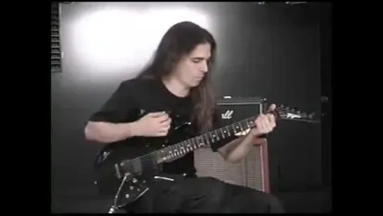 KIKO LOUREIRO (Angra) - Fiery Guitarworks (Young Guitar, school 01'2002)