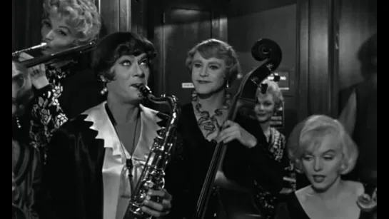 Мэрилин Монро в фильме -В джазе только девушки Some Like It Hot, 1959.Кинофрагмент